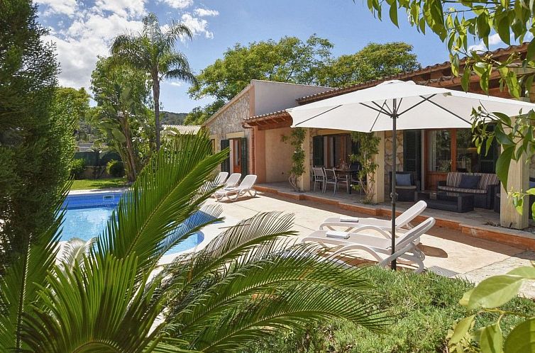 Vakantiehuis Moderne Villa mit privatem Pool in Crestatx