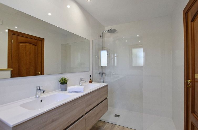 Vakantiehuis Moderne Villa mit privatem Pool in Crestatx