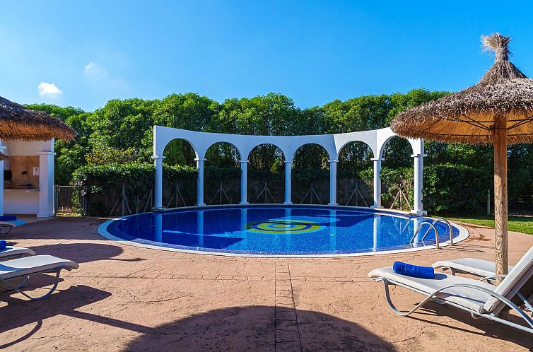 Vakantiehuis Schönes Landhaus mit Pool für 6 Personen