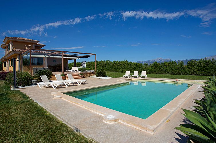 Vakantiehuis Can Vanrell, mit Schwimmbad, Jacuzzi und Rasenf