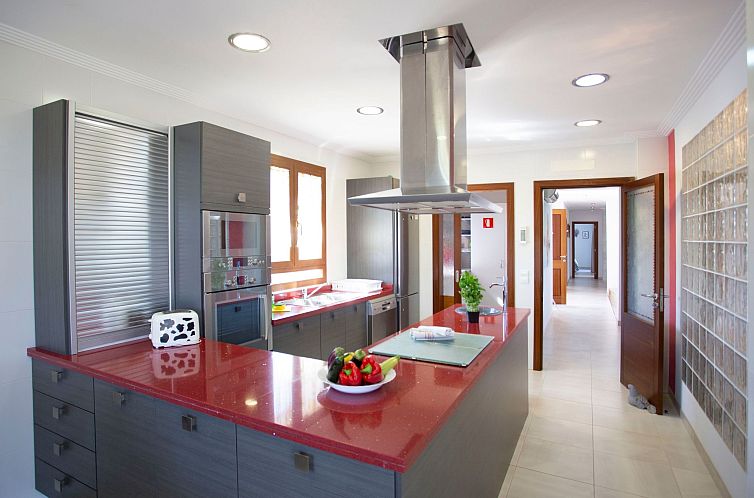 Vakantiehuis Can Vanrell, mit Schwimmbad, Jacuzzi und Rasenf