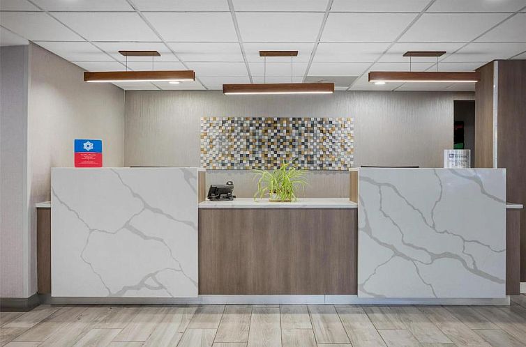 SureStay Plus Hotel by Best Western Chicago Lombard