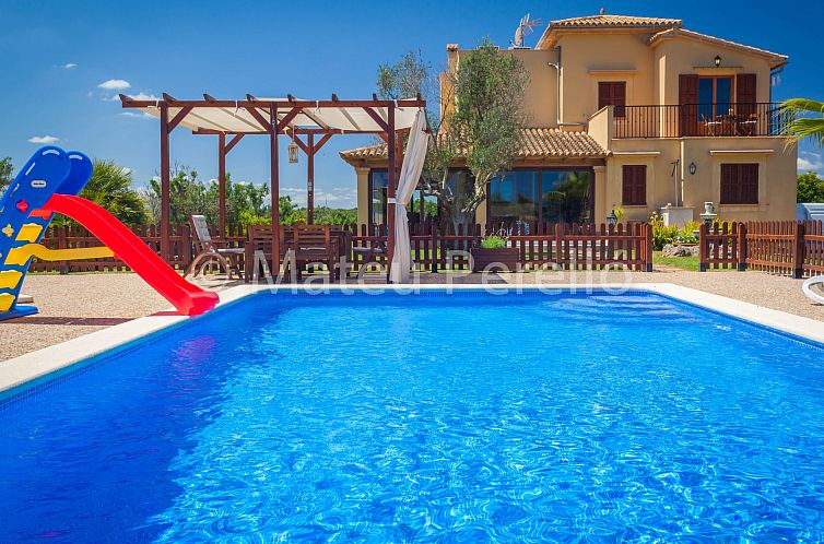 Vakantiehuis Villa mit 5 Schlafzimmern und Pool auf dem Land