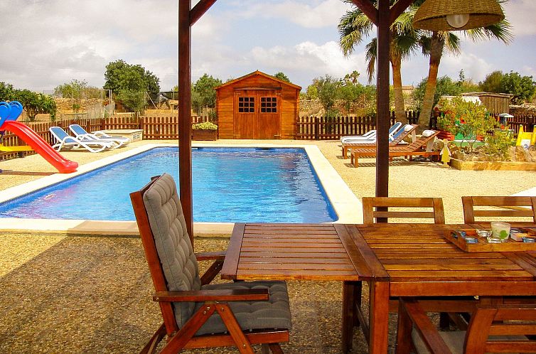 Vakantiehuis Villa mit 5 Schlafzimmern und Pool auf dem Land