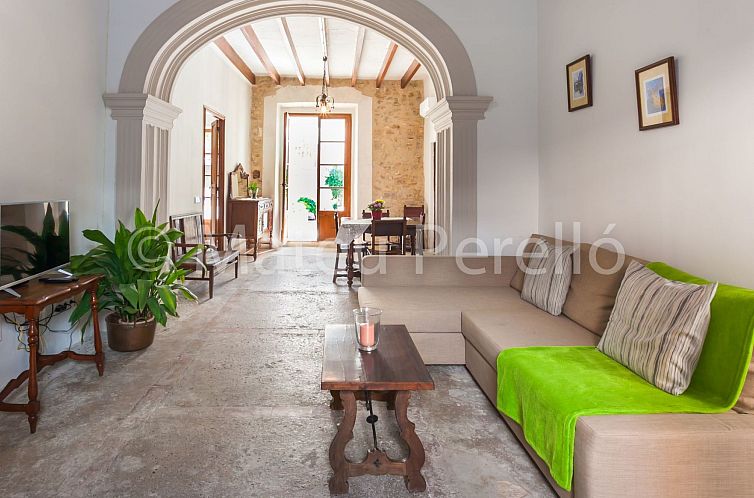 Vakantiehuis SLB-Stadthaus mit sonnigem Innenhof und Schwimm