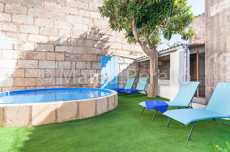 Vakantiehuis SLB-Stadthaus mit sonnigem Innenhof und Schwimm