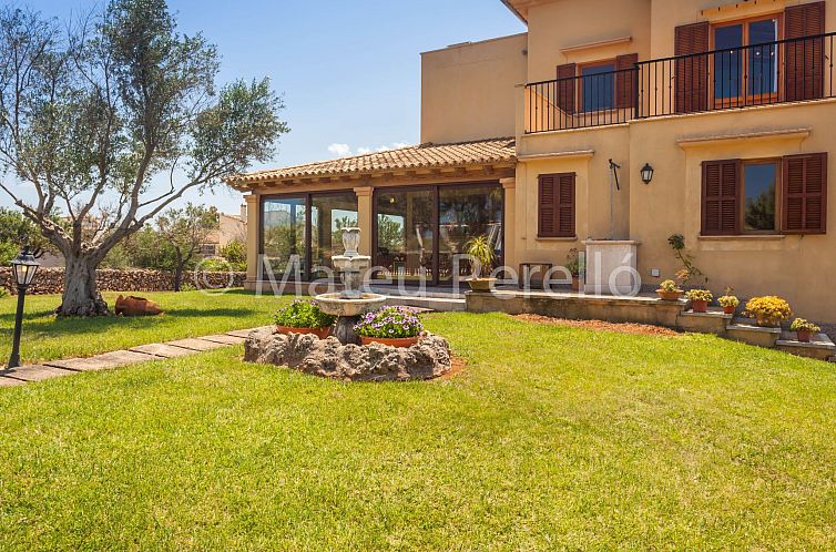 Vakantiehuis Villa mit 5 Schlafzimmern und Pool auf dem Land