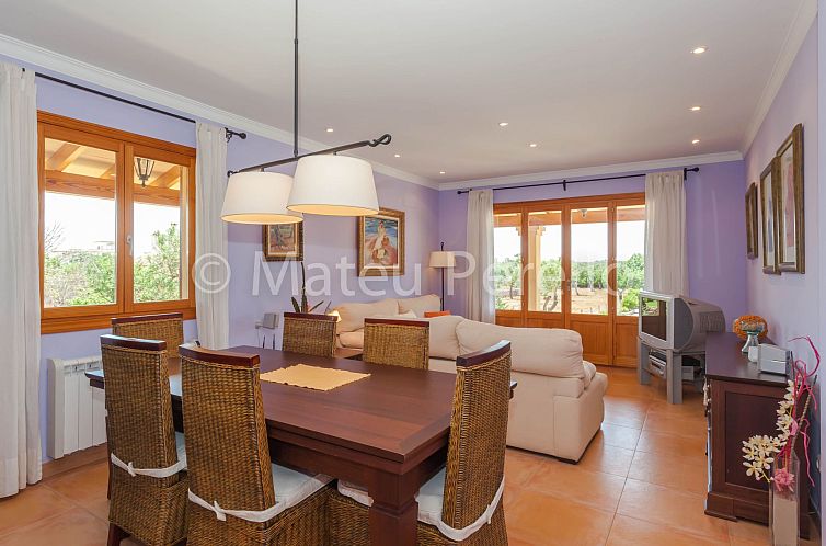 Vakantiehuis Villa mit 5 Schlafzimmern und Pool auf dem Land