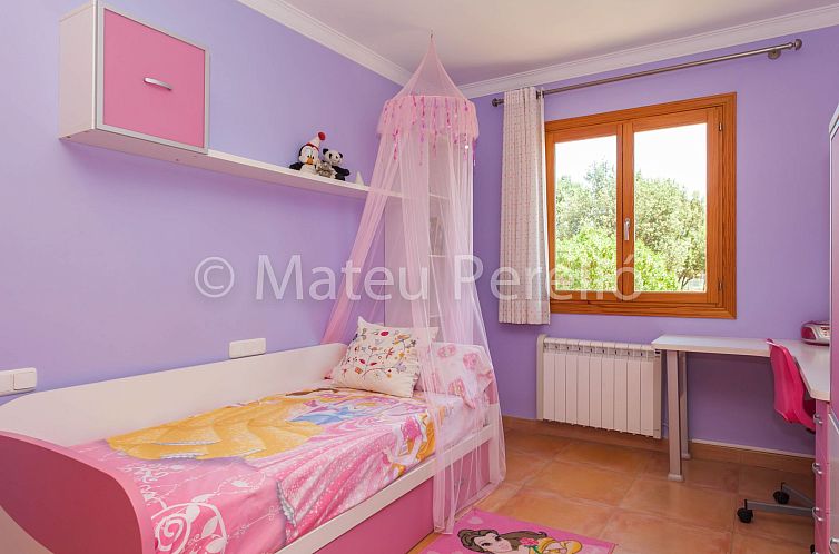 Vakantiehuis Villa mit 5 Schlafzimmern und Pool auf dem Land