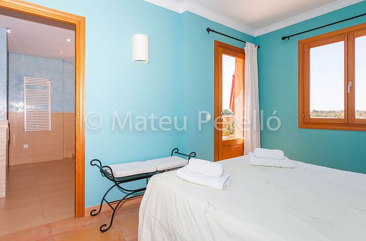 Vakantiehuis Villa mit 5 Schlafzimmern und Pool auf dem Land