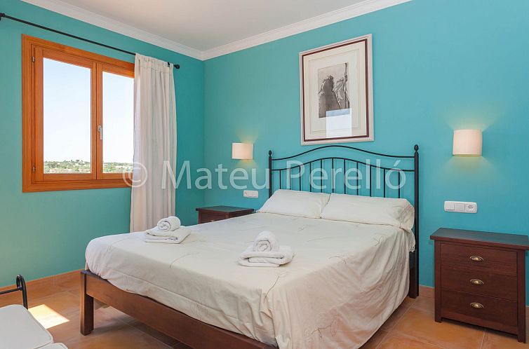 Vakantiehuis Villa mit 5 Schlafzimmern und Pool auf dem Land