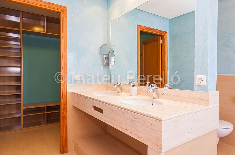 Vakantiehuis Villa mit 5 Schlafzimmern und Pool auf dem Land