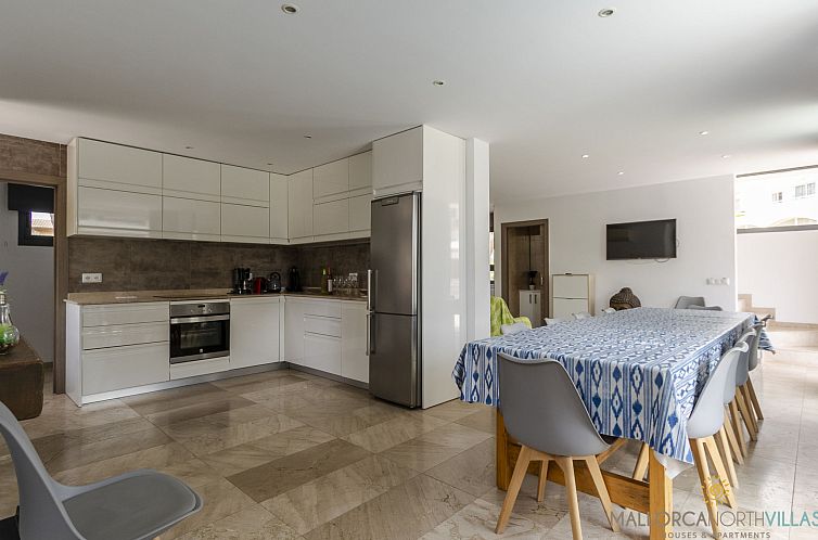 Vakantiehuis Villa Iola: Moderna Casa en Platja de Muro