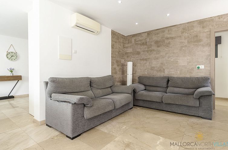 Vakantiehuis Villa Iola: Moderna Casa en Platja de Muro