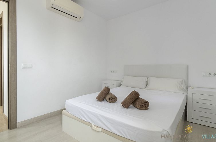 Vakantiehuis Villa Iola: Moderna Casa en Platja de Muro