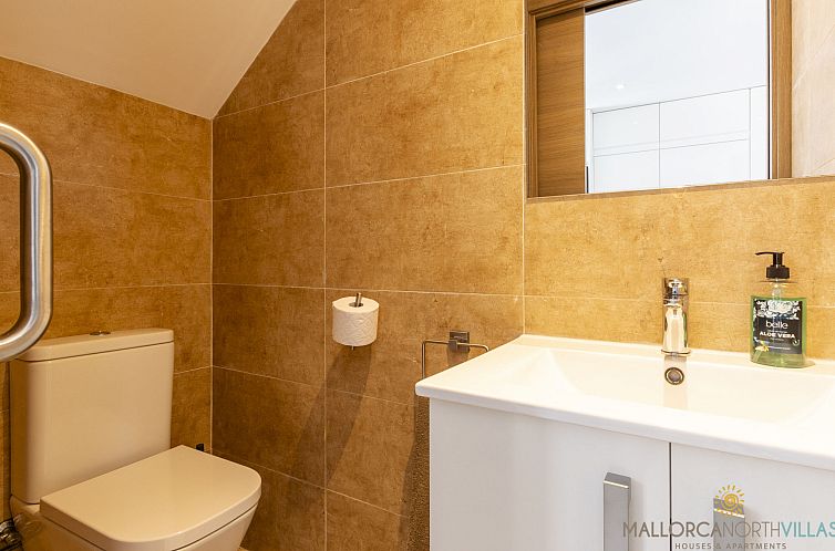 Vakantiehuis Villa Iola: Moderna Casa en Platja de Muro