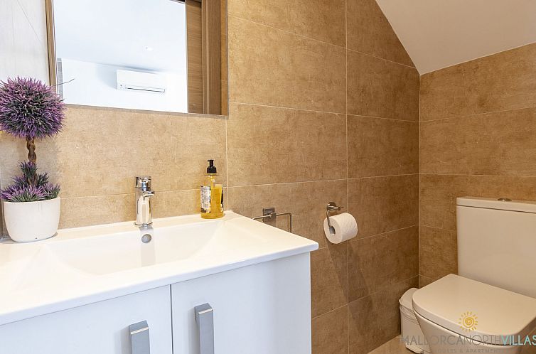 Vakantiehuis Villa Iola: Moderna Casa en Platja de Muro