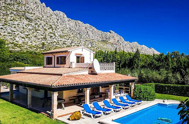 Vakantiehuis Tolle Ferienvilla Barraca mit privatem Pool