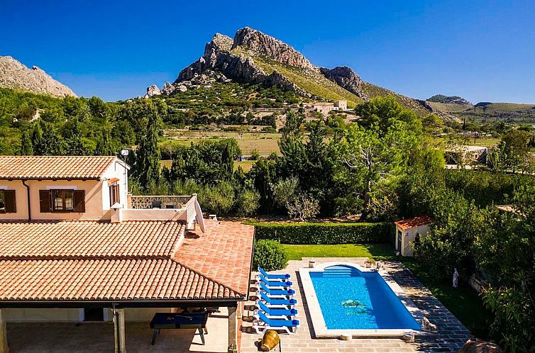 Vakantiehuis Tolle Ferienvilla Barraca mit privatem Pool