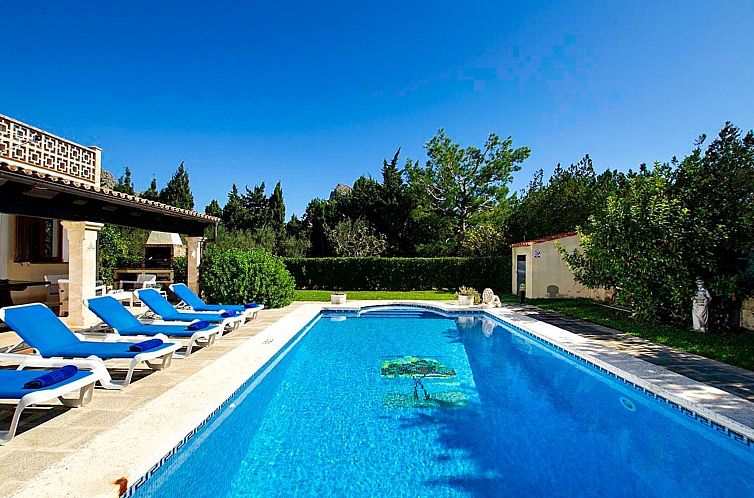 Vakantiehuis Tolle Ferienvilla Barraca mit privatem Pool