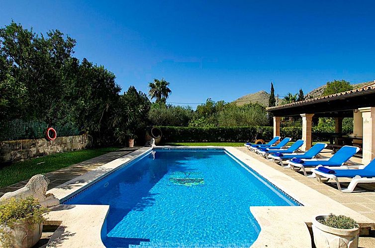 Vakantiehuis Tolle Ferienvilla Barraca mit privatem Pool