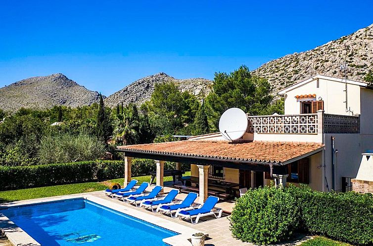 Vakantiehuis Tolle Ferienvilla Barraca mit privatem Pool