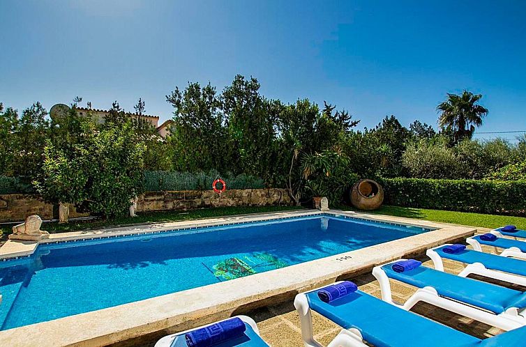 Vakantiehuis Tolle Ferienvilla Barraca mit privatem Pool