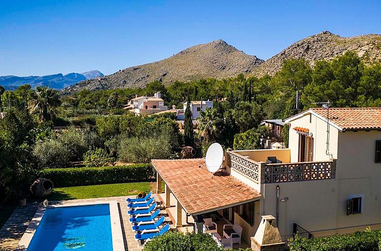 Vakantiehuis Tolle Ferienvilla Barraca mit privatem Pool