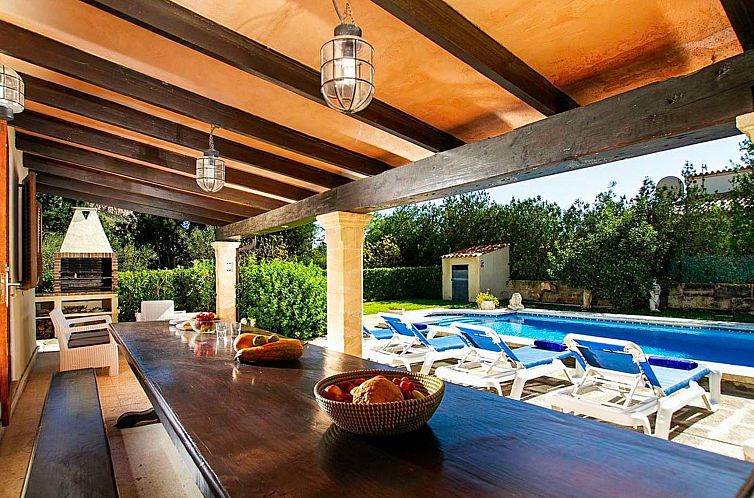 Vakantiehuis Tolle Ferienvilla Barraca mit privatem Pool