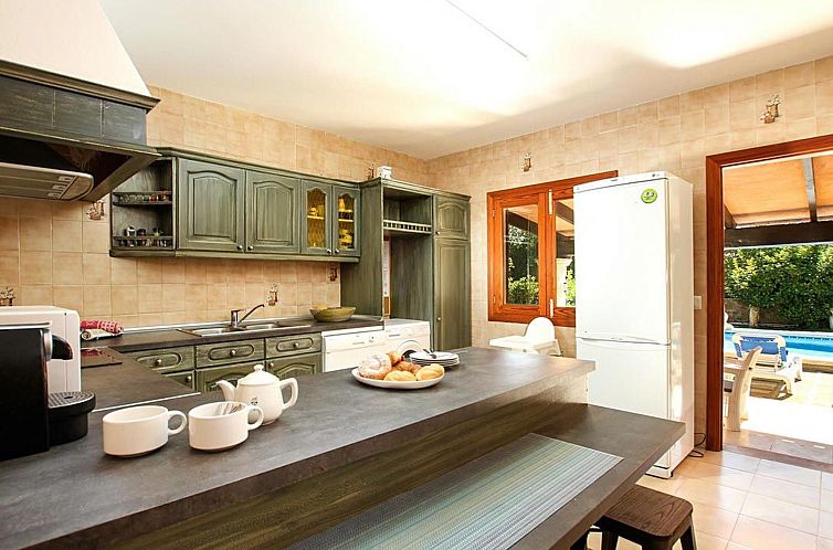 Vakantiehuis Tolle Ferienvilla Barraca mit privatem Pool