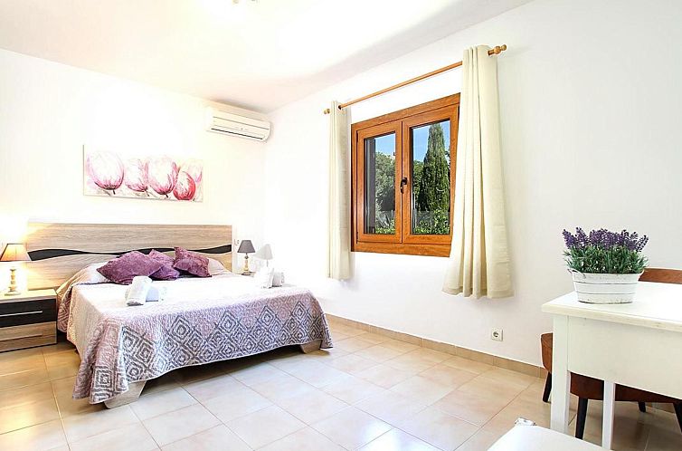 Vakantiehuis Tolle Ferienvilla Barraca mit privatem Pool
