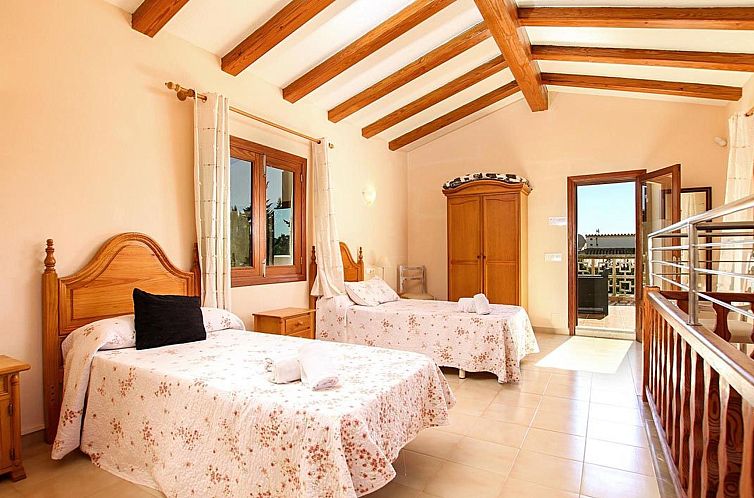 Vakantiehuis Tolle Ferienvilla Barraca mit privatem Pool