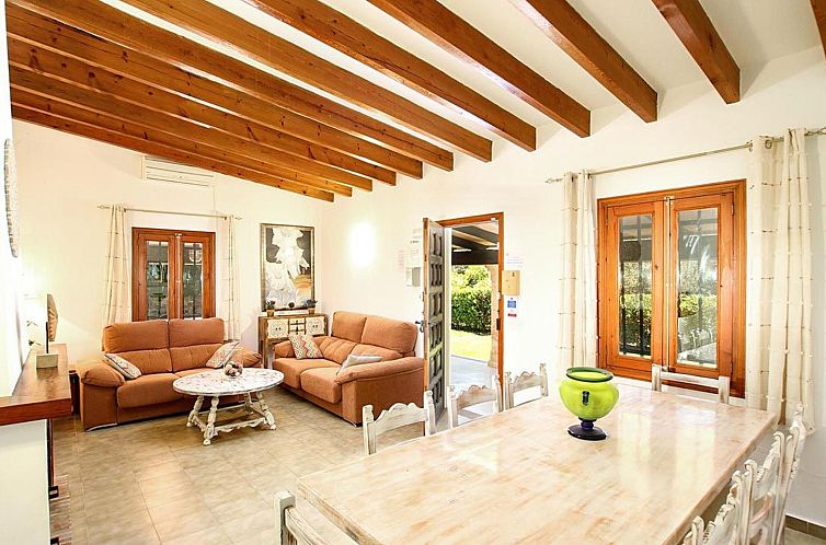 Vakantiehuis Tolle Ferienvilla Barraca mit privatem Pool