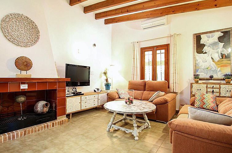Vakantiehuis Tolle Ferienvilla Barraca mit privatem Pool