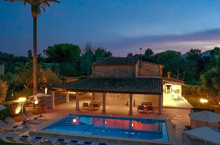 Vakantiehuis Beeindruckende große Villa in der Nähe von Ca