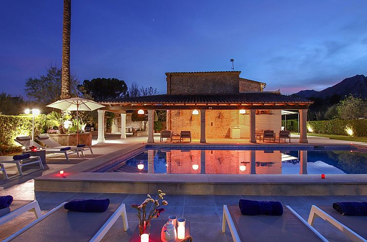 Vakantiehuis Beeindruckende große Villa in der Nähe von Ca