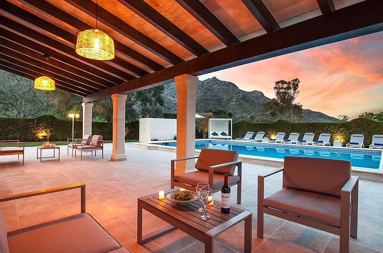 Vakantiehuis Beeindruckende große Villa in der Nähe von Ca