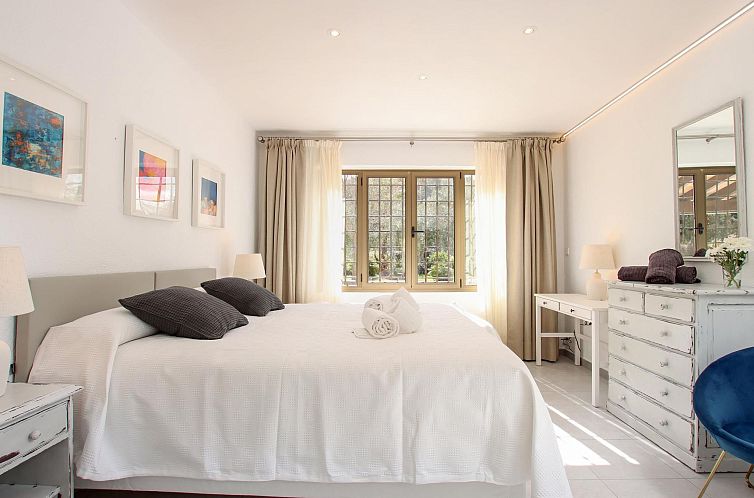 Vakantiehuis Beeindruckende große Villa in der Nähe von Ca