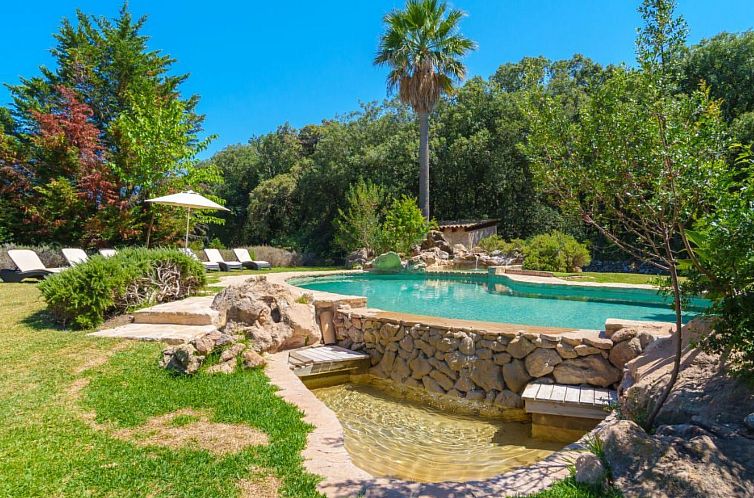 Vakantiehuis Luxuriöses Landhaus mit Pool für 12 Personen,