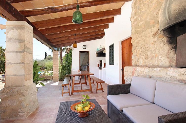 Vakantiehuis Charmante ländliche Villa Martorell mit Schwim