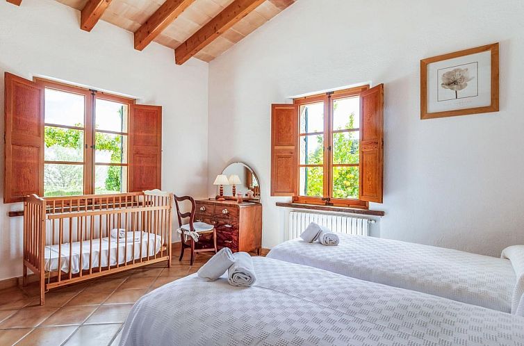 Vakantiehuis Charmante ländliche Villa Martorell mit Schwim