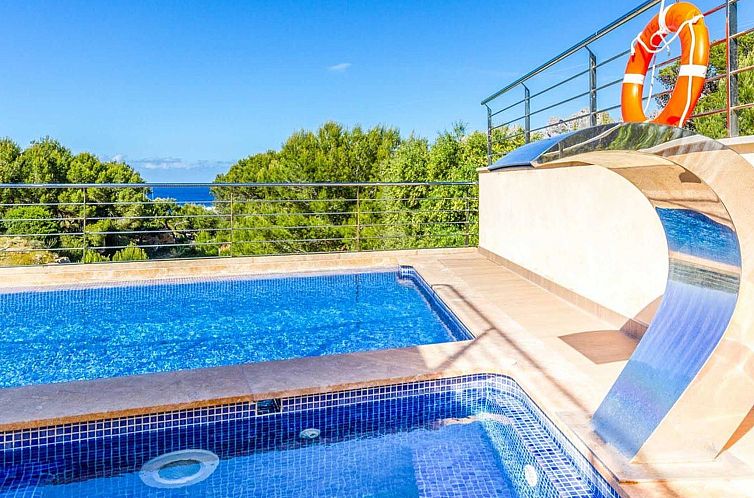 Vakantiehuis Schöne Villa im Zentrum von Cala Sant Vicenç