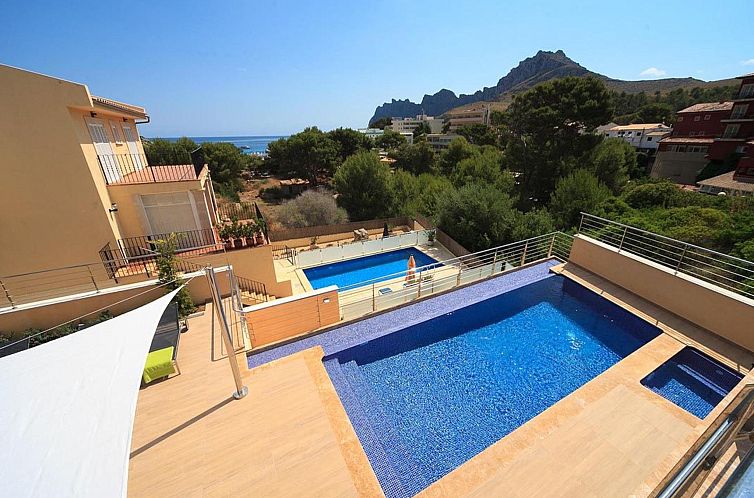 Vakantiehuis Schöne Villa im Zentrum von Cala Sant Vicenç