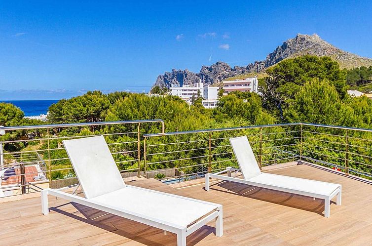 Vakantiehuis Schöne Villa im Zentrum von Cala Sant Vicenç