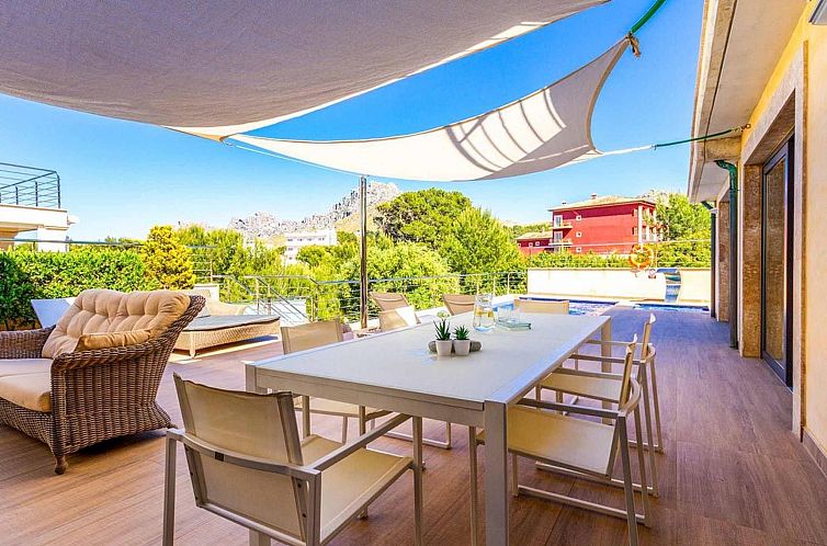 Vakantiehuis Schöne Villa im Zentrum von Cala Sant Vicenç