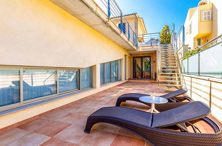 Vakantiehuis Schöne Villa im Zentrum von Cala Sant Vicenç