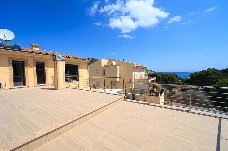 Vakantiehuis Schöne Villa im Zentrum von Cala Sant Vicenç