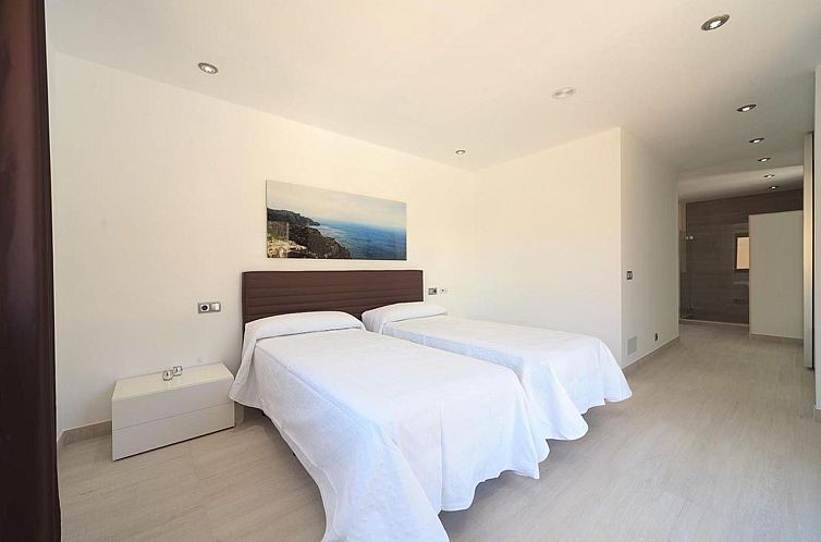 Vakantiehuis Schöne Villa im Zentrum von Cala Sant Vicenç