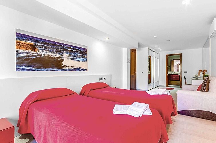 Vakantiehuis Schöne Villa im Zentrum von Cala Sant Vicenç