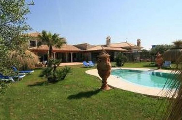 Vakantiehuis Villa mit Garten, Grill und Terrasse